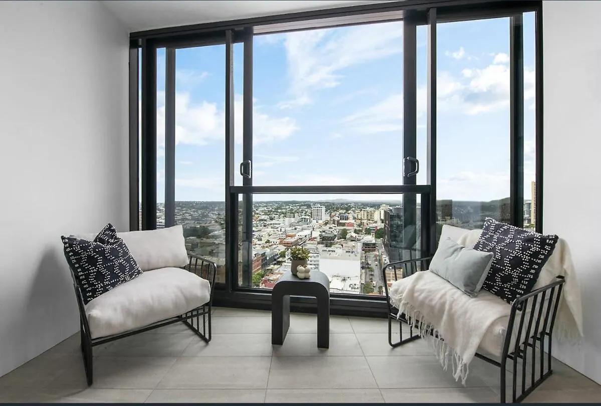 Luxury Skyview Best Location Brisbane Apartment